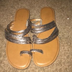 Women’s size 9 slide in sandals